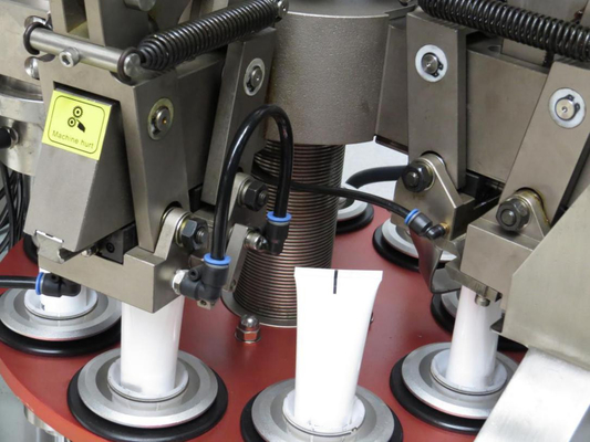 オートマティック オイルメント プラスチック 柔らかいチューブ またはラミネートチューブ 埋め込み 密封 機械