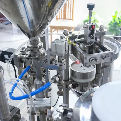 工場直送自動 小型粘着性粘着性注射器 詰め機