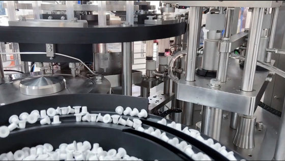 事前に入力されたスポイトの詰物および差し込む機械