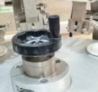 ローション 化粧クリーム 電動 アルミ プラスチック 柔らかいチューブ 半自動 詰め込み 密封 機械