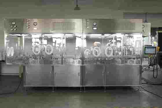 滅菌医薬品製造用高速自動RTUプレフィルドシリンジ充填機